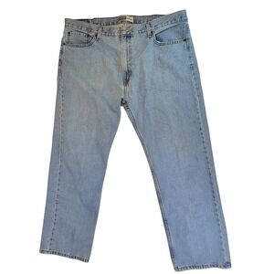 Signature Levi Strauss Mens W42‎ L30 Regular Fit Light Wash Denim Jeans